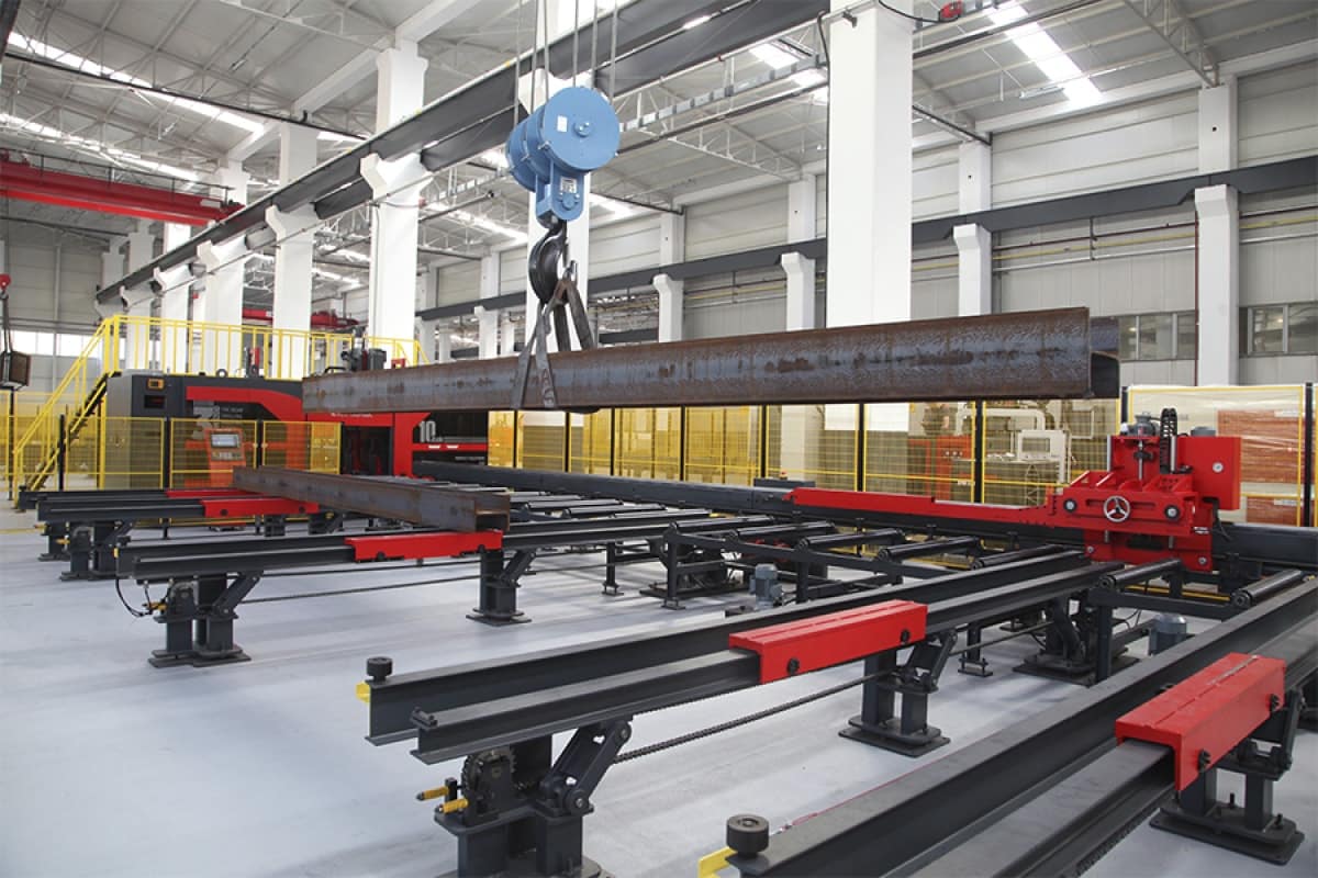 AKYAPAK technician monitoring assembly lines with VSight Remote AR assistance