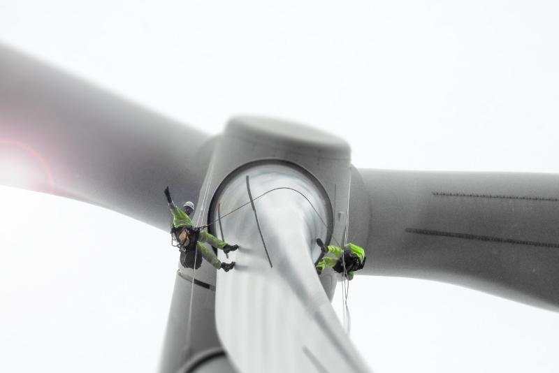 ar for wind turbine workers